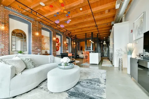 $1,325,000 | 35 Channel Center Street, Unit 206, Boston, MA 02210