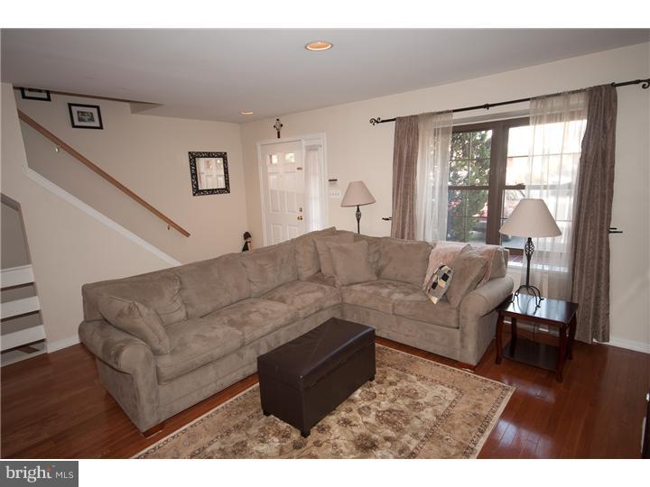 335 Scola Road Brookhaven, PA 19015 - Photo 3 of 16 Living Room