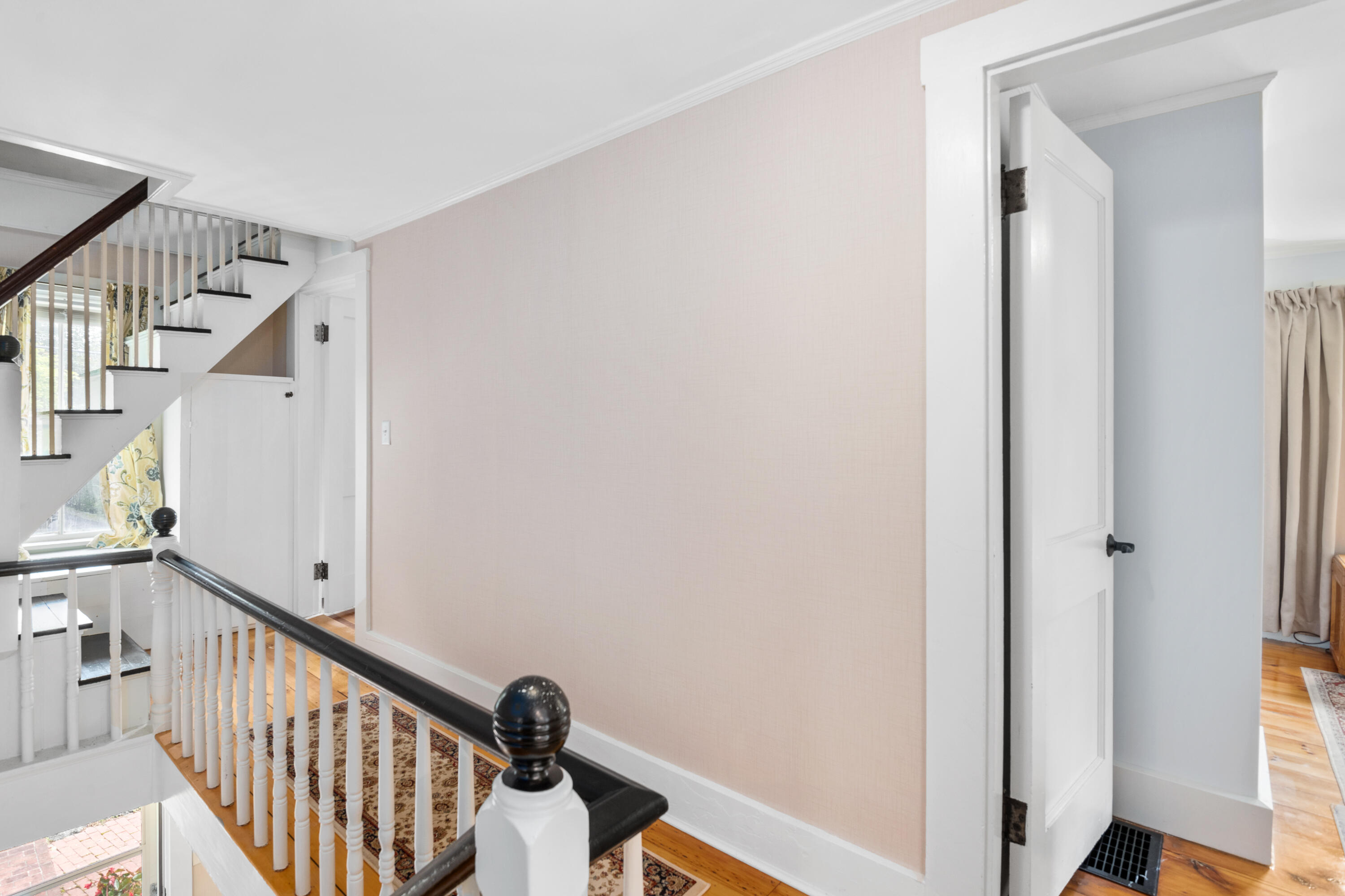 41 Lindsay Road York, ME 03909 - Photo 35 of 45 Upstairs Hallway