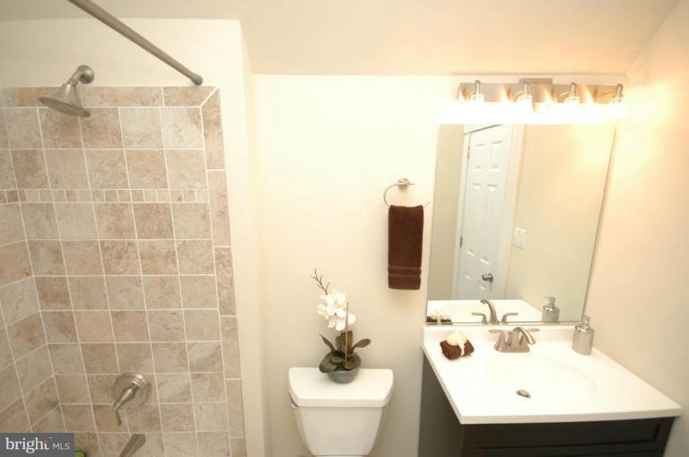 6930 Piney Branch Road Northwest Washington, DC 20012 - Photo 24 of 30 Bath #4