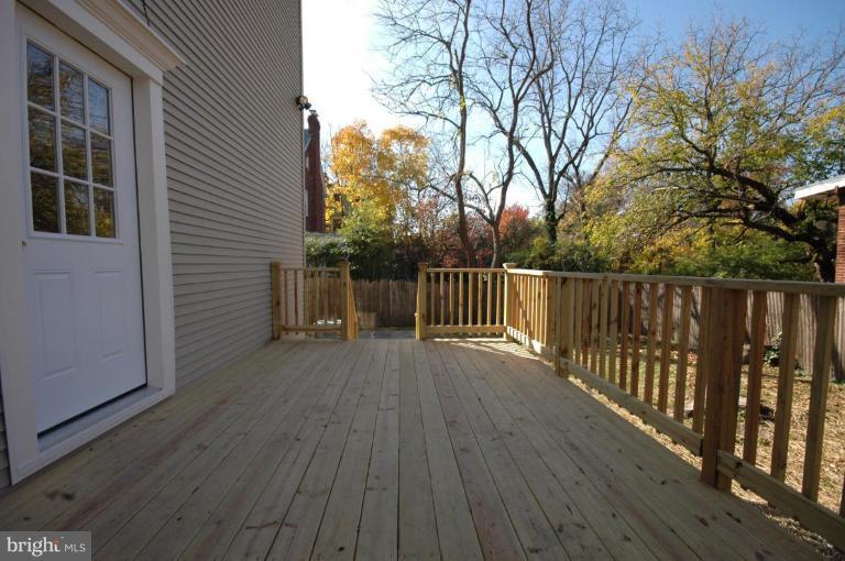 6930 Piney Branch Road Northwest Washington, DC 20012 - Photo 29 of 30 Deck
