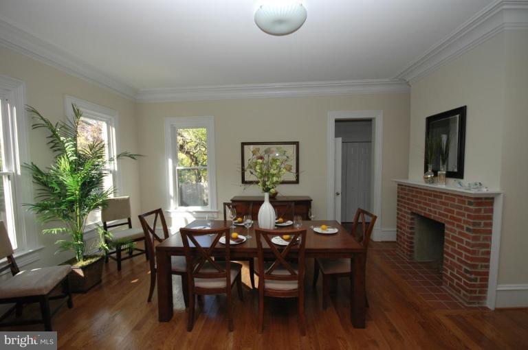 6930 Piney Branch Road Northwest Washington, DC 20012 - Photo 4 of 30 Dining Room
