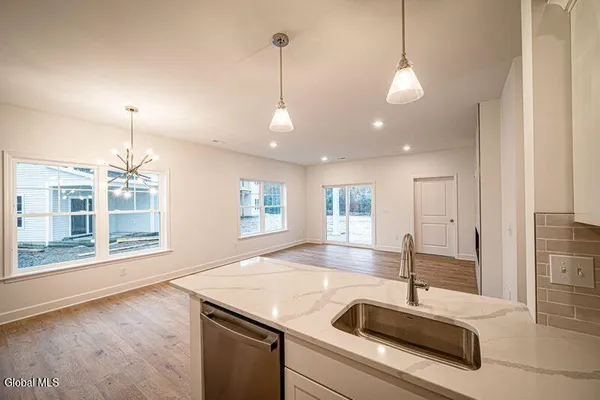 $526,625 | 8 Reed's Hollow, Saratoga Springs, NY 12866