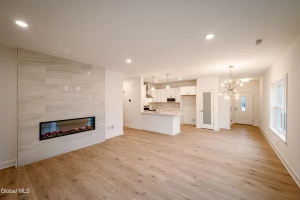 $526,625 | 8 Reed's Hollow, Saratoga Springs, NY 12866