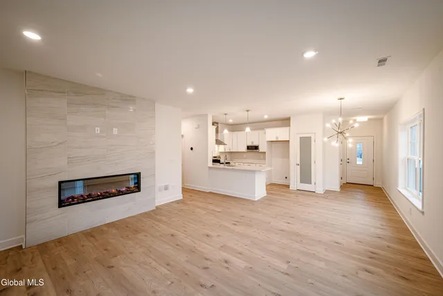 $526,625 | 8 Reed's Hollow, Saratoga Springs, NY 12866