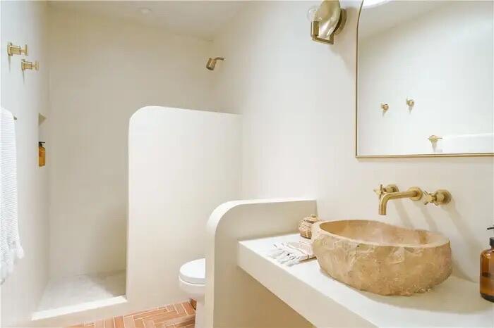 4622 Avenida La Mirada Joshua Tree, CA 92252 - Photo 10 of 22 a bathroom with a sink and a mirror