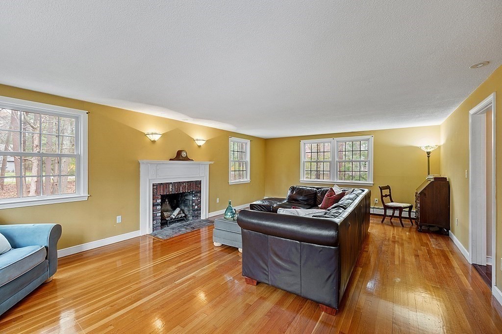 486 Hayward Mill Road Concord, MA 01742 - Photo 11 of 27 Gallery Image 11