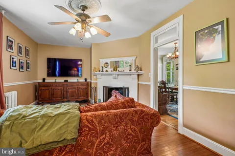 $799,999 | 16 Maple Avenue, Washington Grove, MD 20880