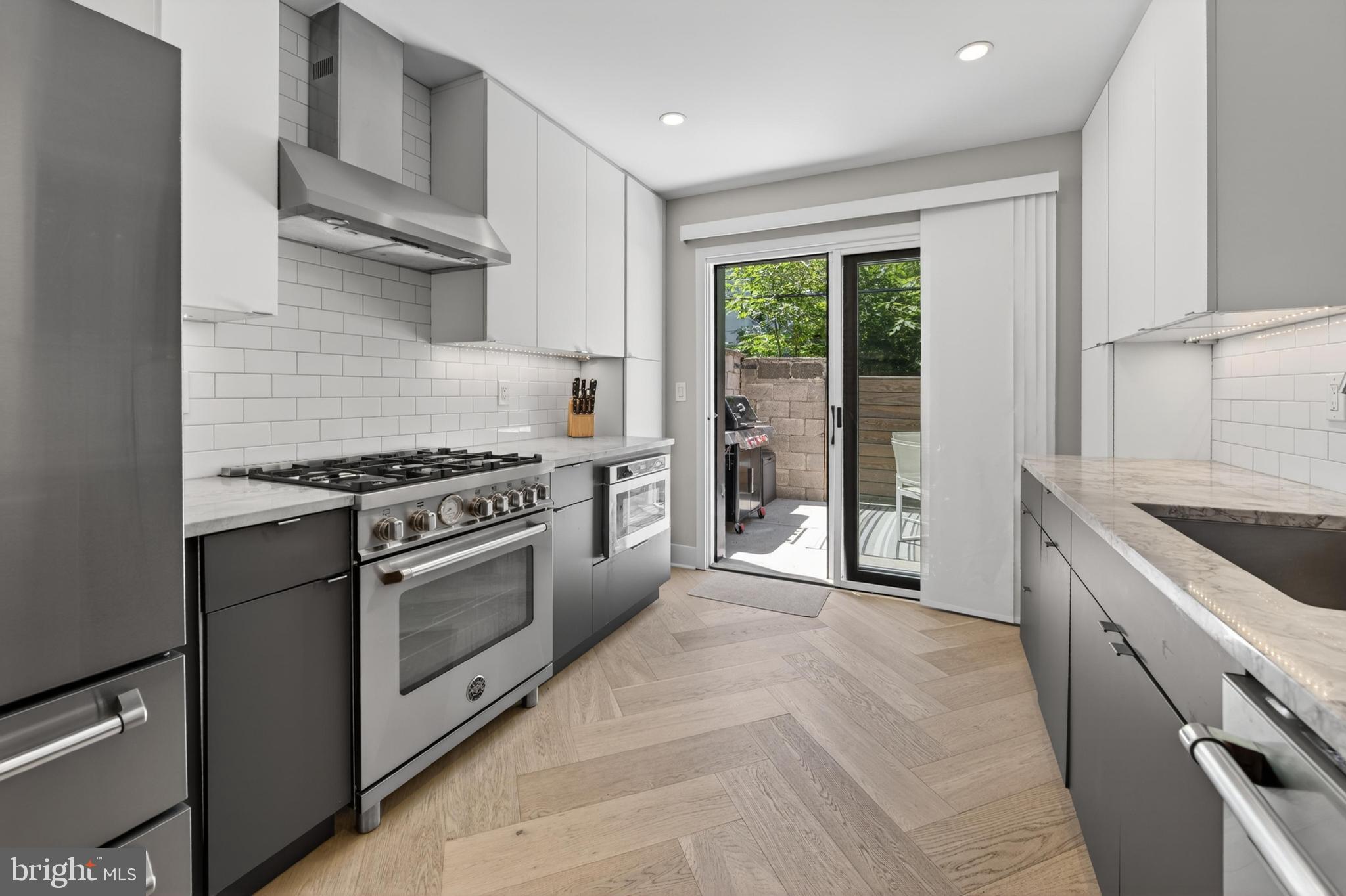2040 Pemberton Street Philadelphia, PA 19146 - Photo 6 of 20