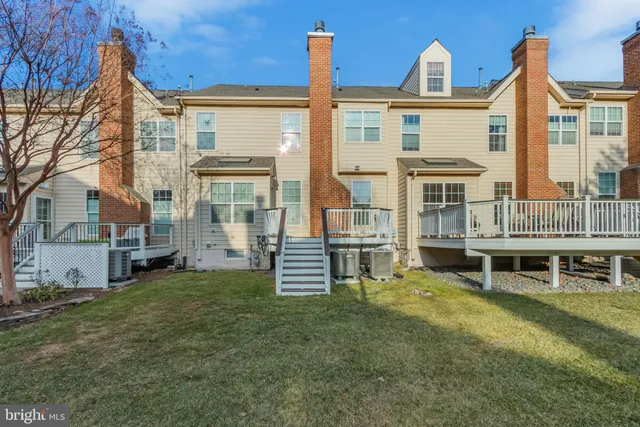 $3,900 | 43227 Baltusrol Terrace, Ashburn, VA 20147