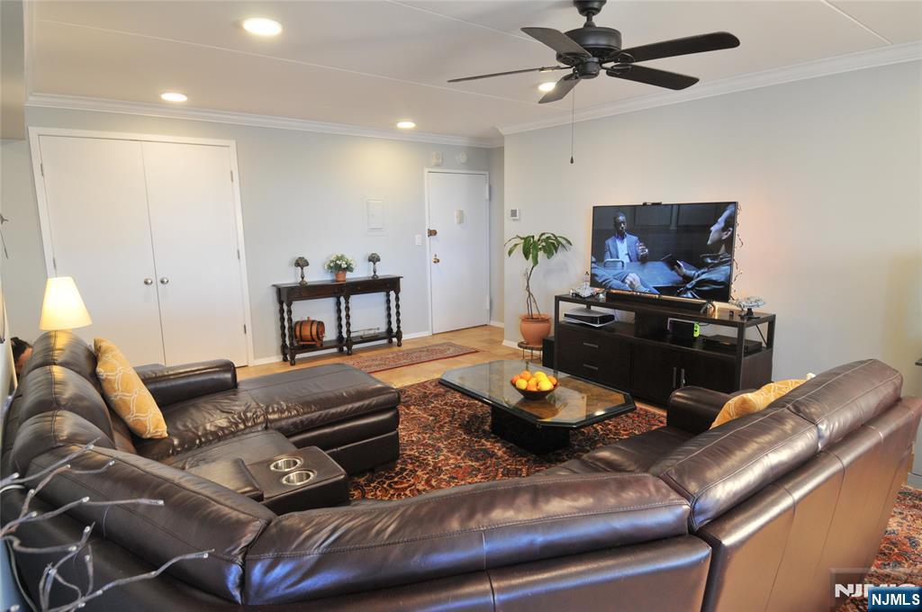 250 Gorge Road, Unit 28I Cliffside Park, NJ 07010 - Photo 5 of 25