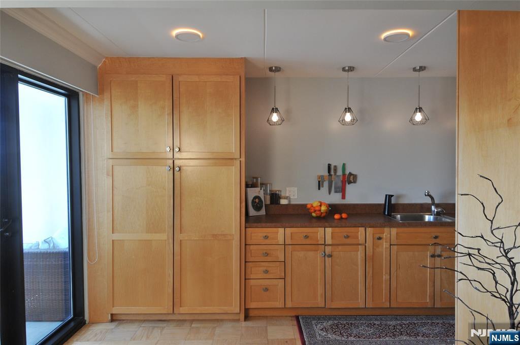 250 Gorge Road, Unit 28I Cliffside Park, NJ 07010 - Photo 7 of 25