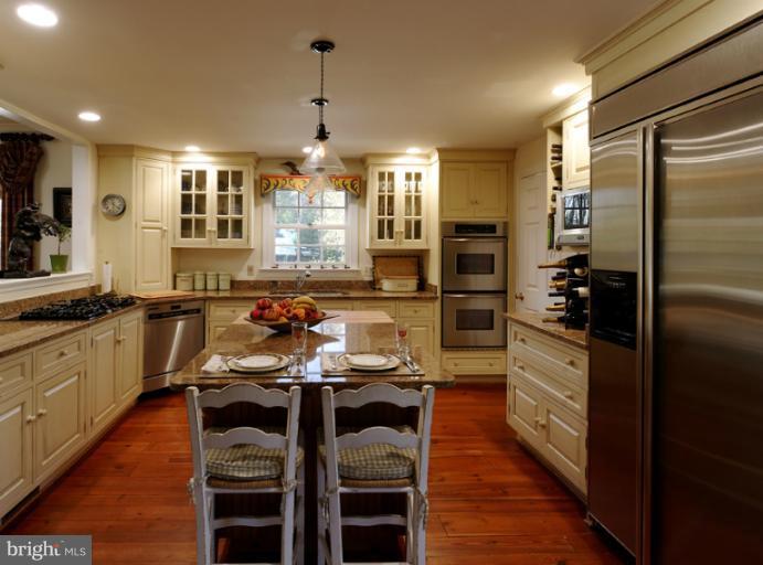 3892 Rectortown Road Marshall, VA 20115 - Photo 13 of 26 Kitchen with granite counters & island.