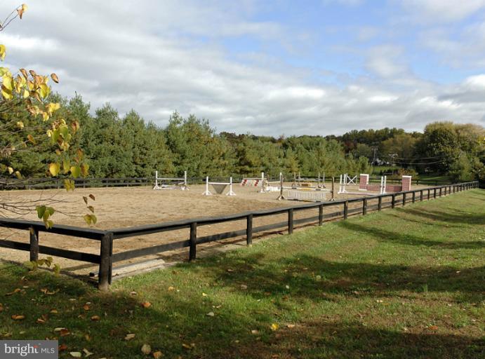 3892 Rectortown Road Marshall, VA 20115 - Photo 20 of 26 Custom built fenced riding ring.