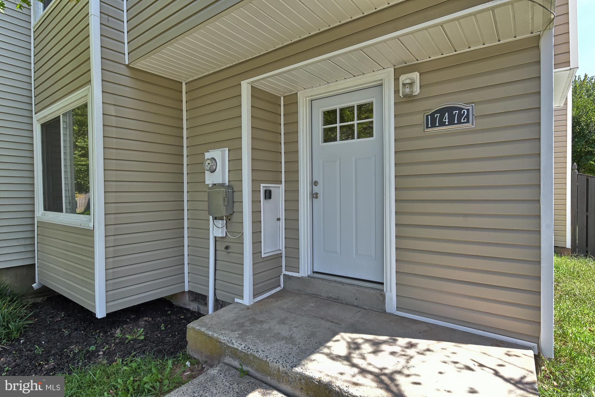 17472 Hoskinson Road Poolesville, MD 20837 - Photo 36 of 42 Covered front porch