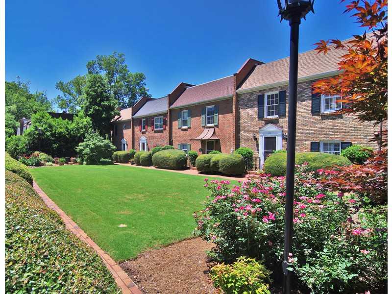 24 Sycamore Square, Unit 24 Decatur, GA 30030 - Photo 1 of 1 Exterior Front.