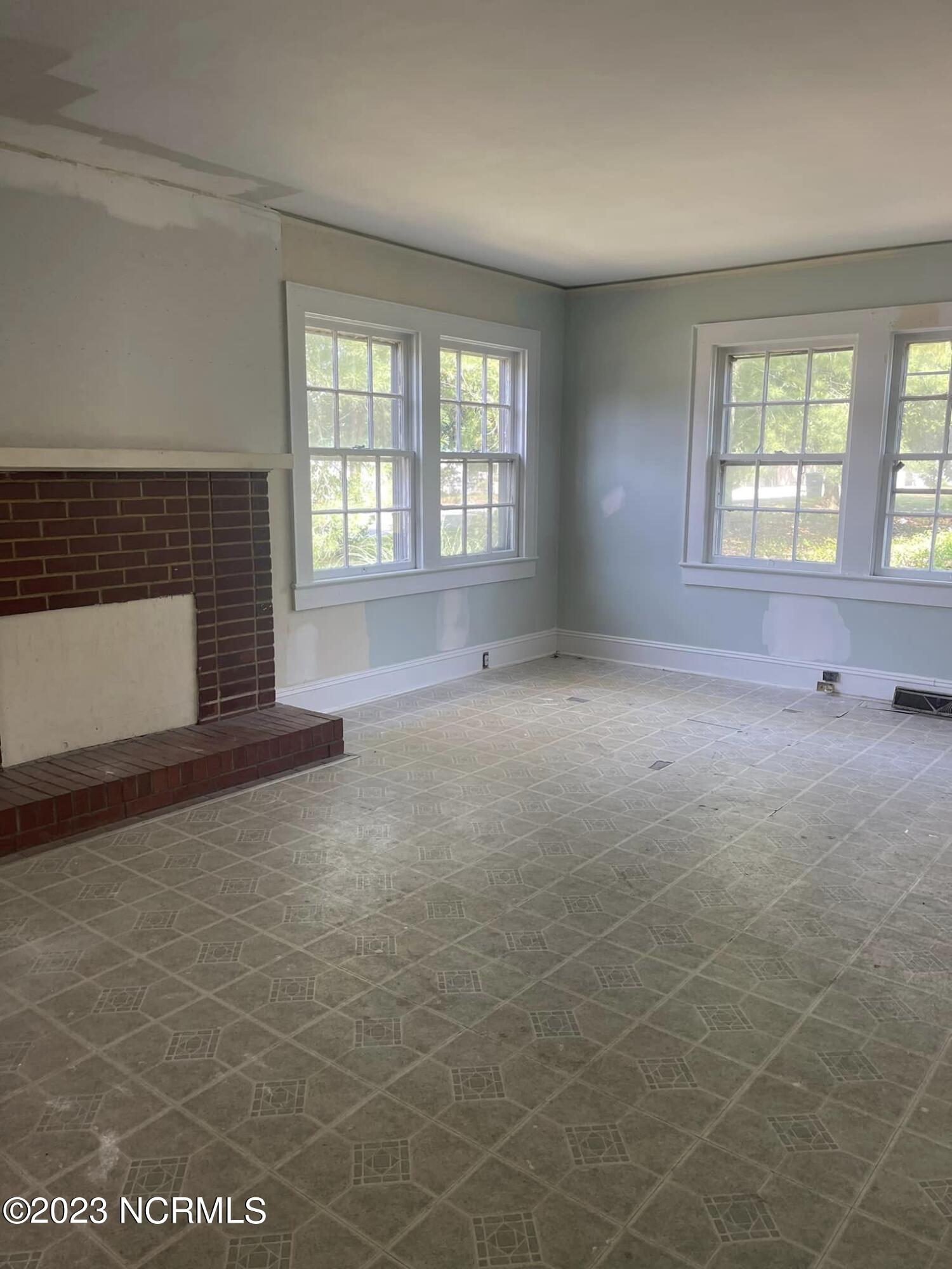602 Spring Street Hamlet, NC 28345 - Photo 7 of 11 361655571_767606655156111_26479759780499