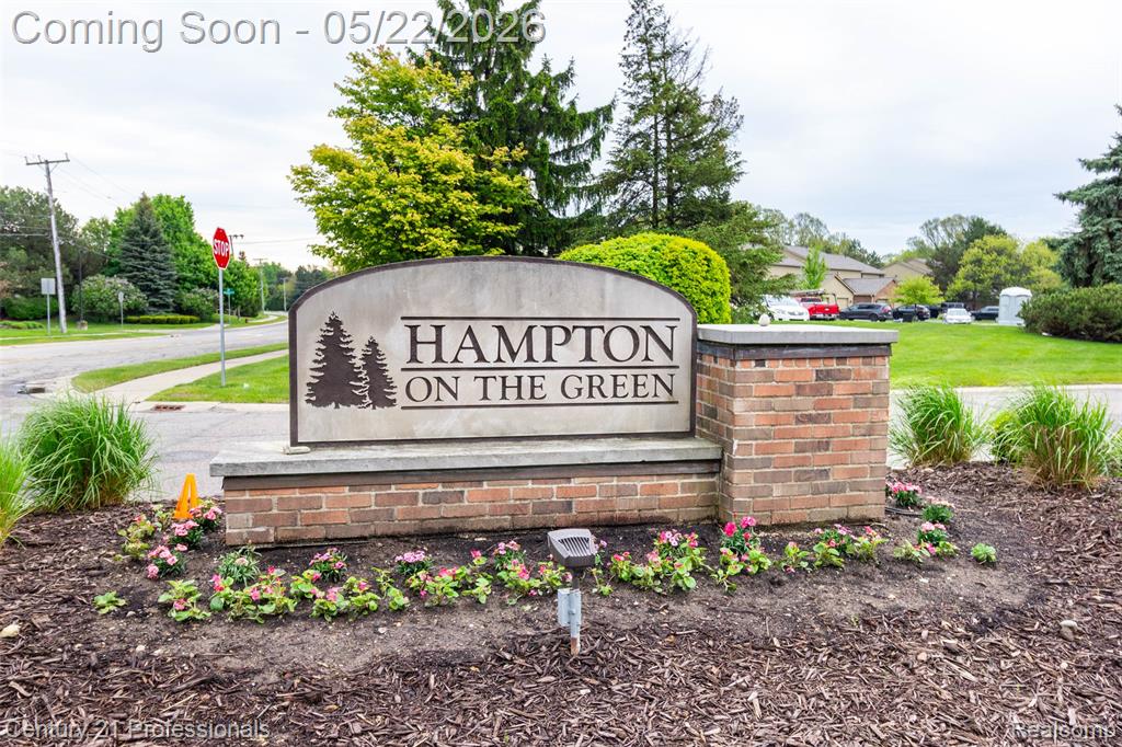 574 Tennyson Rochester, MI 48307 - Photo 2 of 48