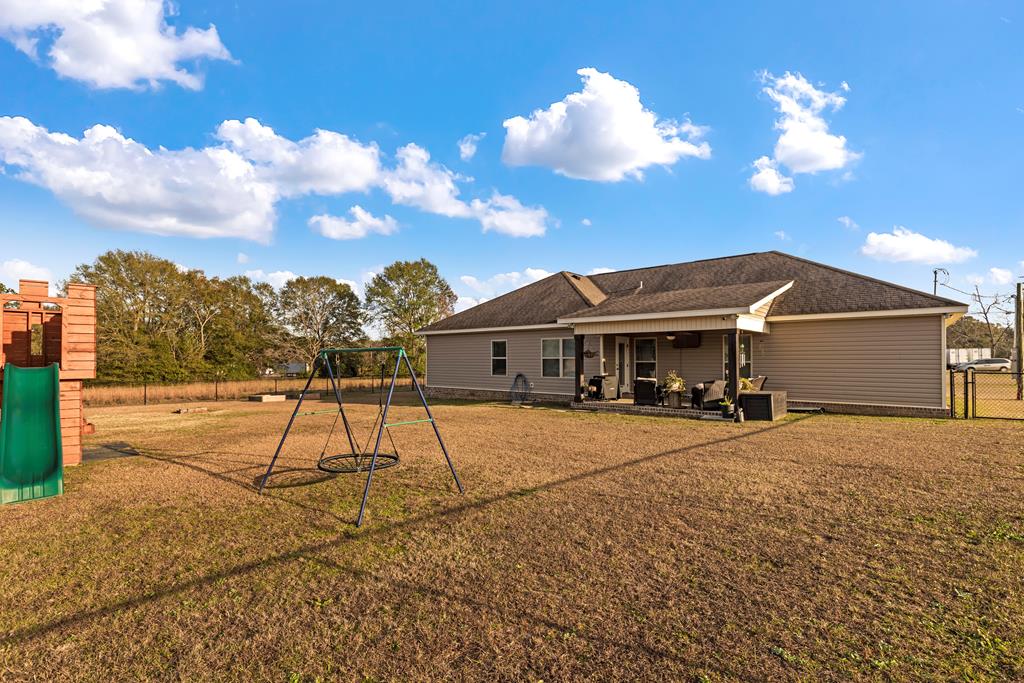 2760 Trawick Road Dothan, AL 36305 - Photo 39 of 43 backyard