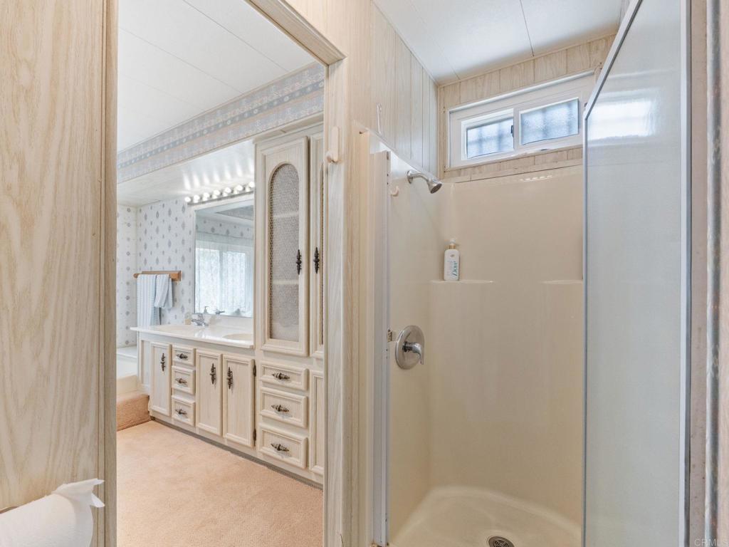 14765 Woods Valley Road Valley Center, CA 92082 - Photo 21 of 52 Primary Bath