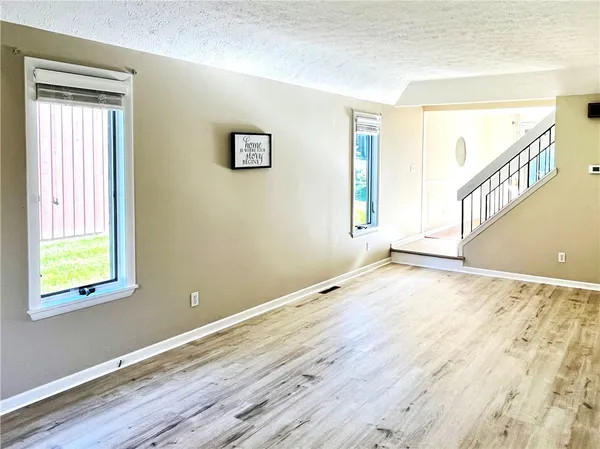 $2,730 | 3 Treetop Drive, Perinton, NY 14450