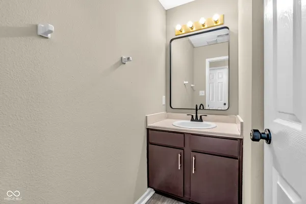 $275,000 | 6128 Trillium Woods Court, Indianapolis, IN 46221