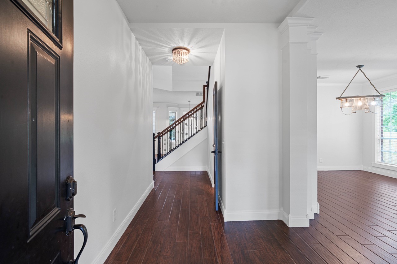 20406 Ranger Point Court Katy, TX 77450 - Photo 4 of 50 Entry Foyer