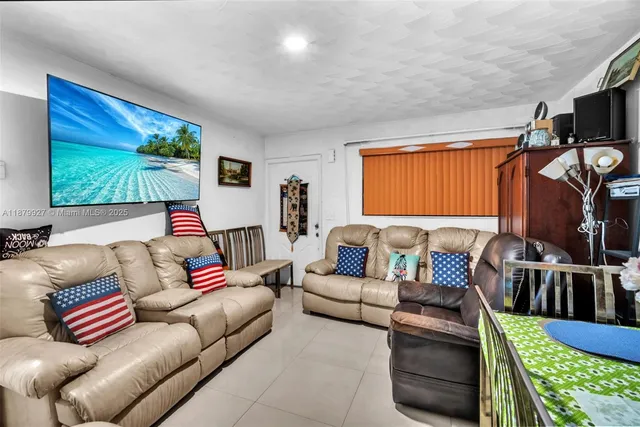 $699,999 | 460 Northeast 132nd Street, North Miami, FL 33161