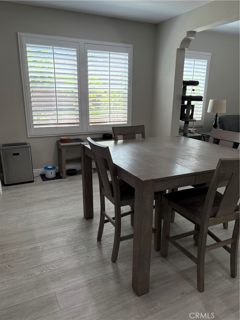 17115 Noble View Circle Riverside, CA 92503 - Photo 10 of 53 Casual Dining Table for four between the Kitchen and Great Room Area.