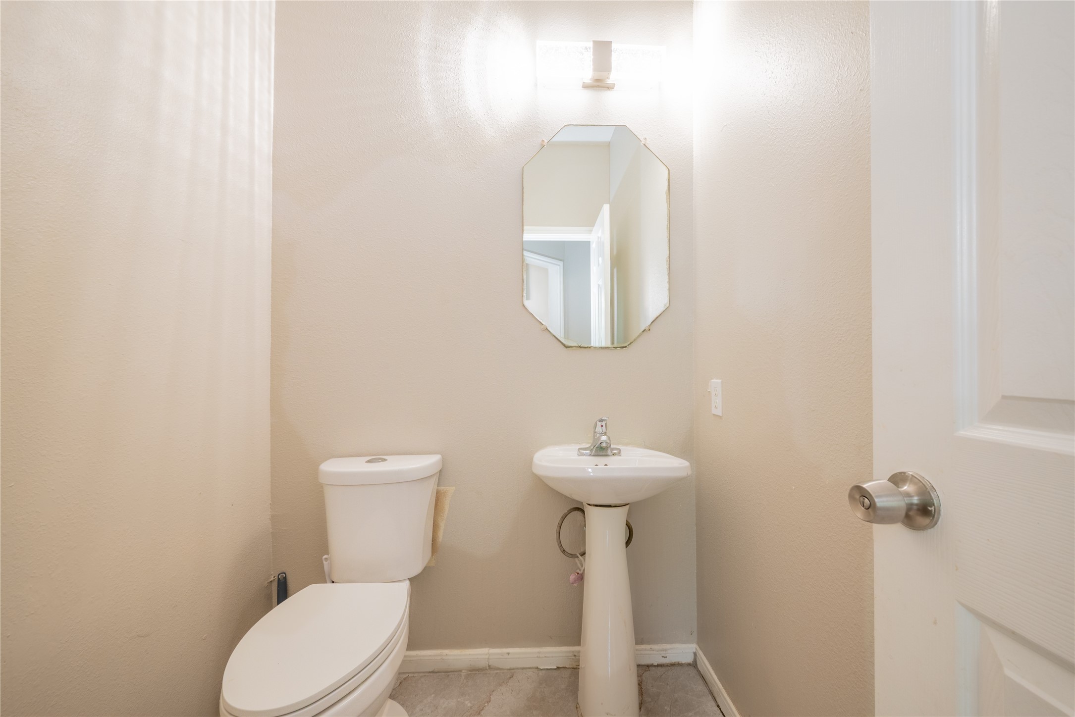 14503 Little Houston, TX 77045 - Photo 5 of 24
