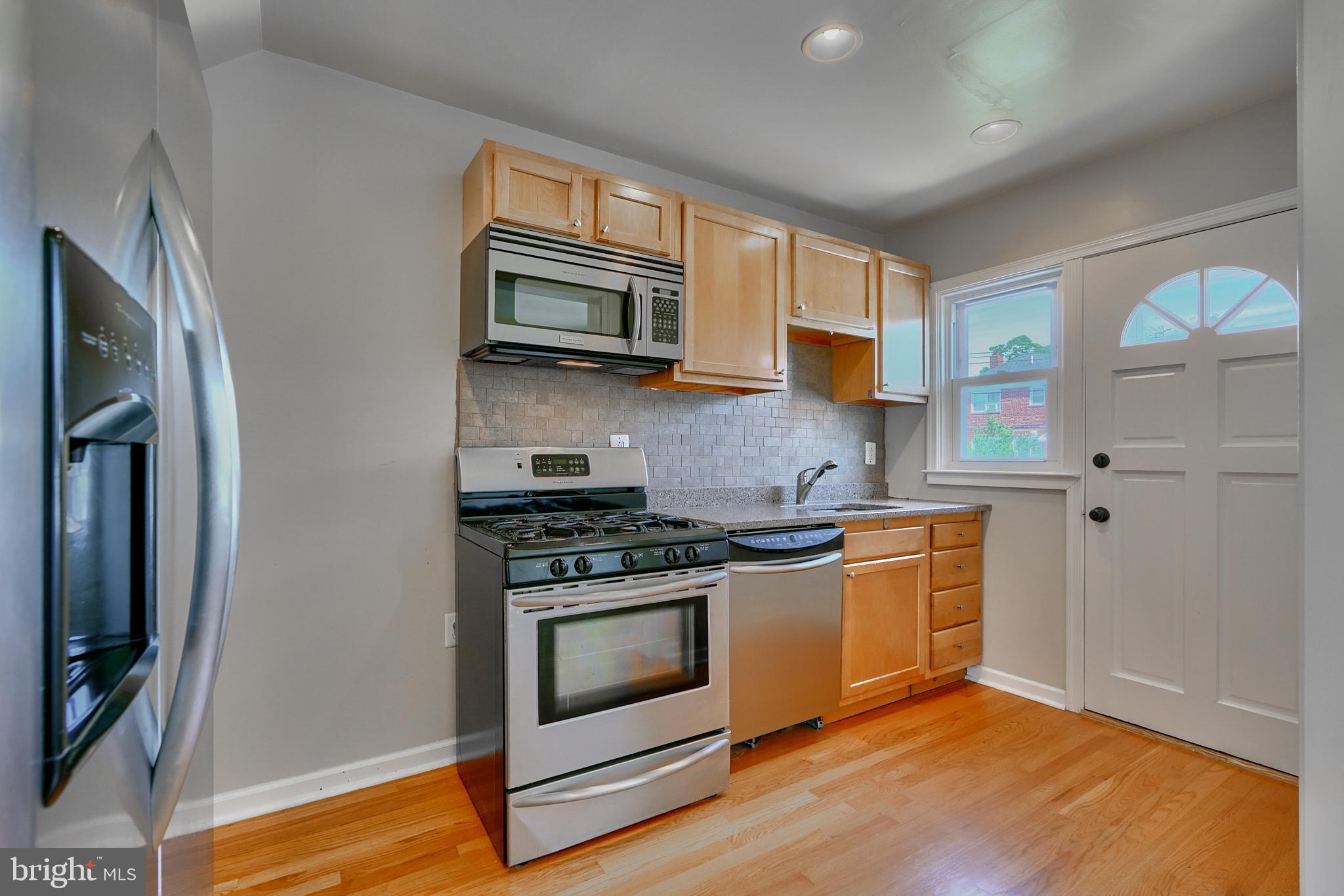 2212 Vailthorn Road Middle River, MD 21220 - Photo 7 of 31