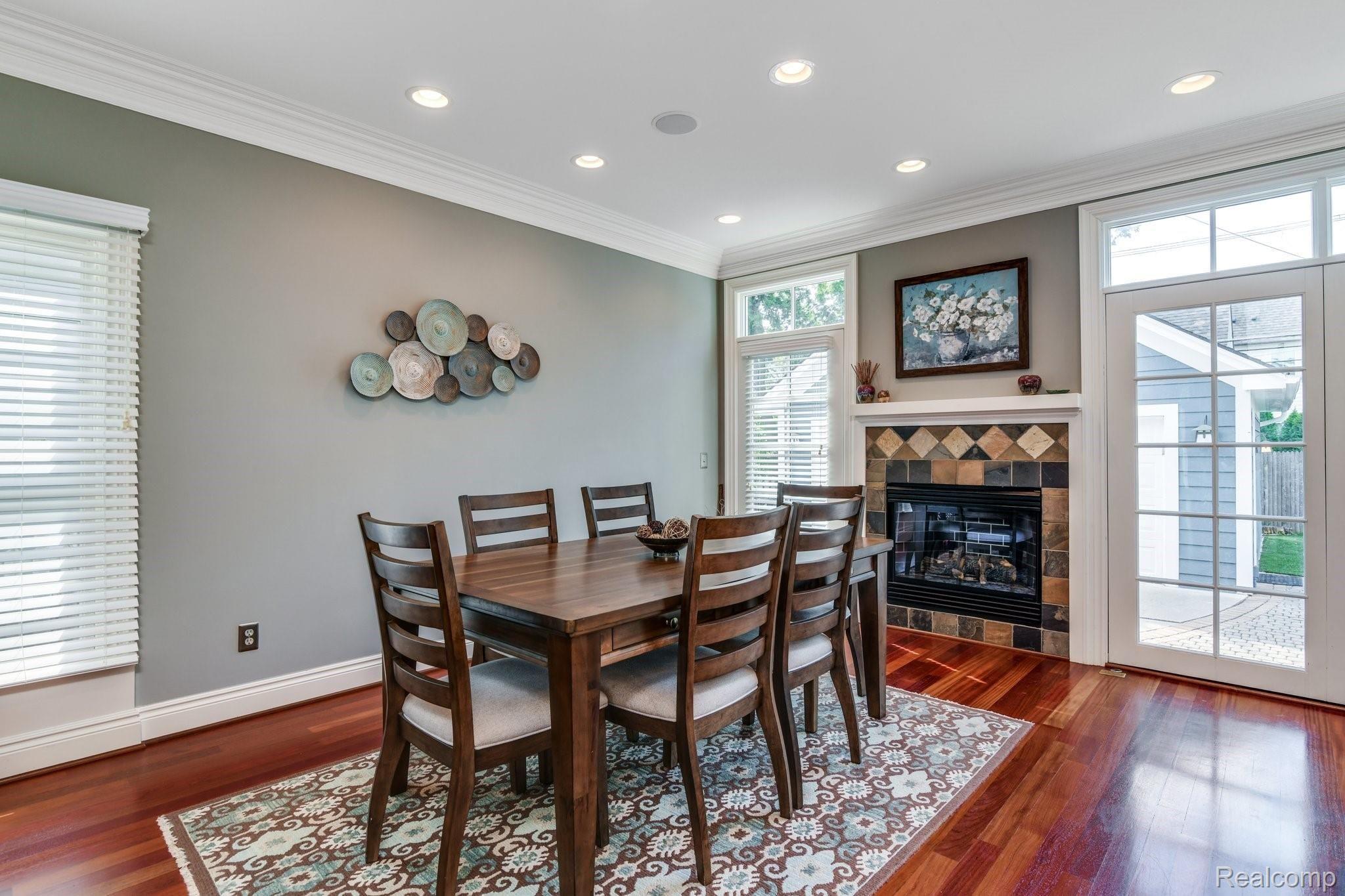 644 Ruffner Avenue Birmingham, MI 48009 - Photo 8 of 29 Dining area w/ gas fireplace