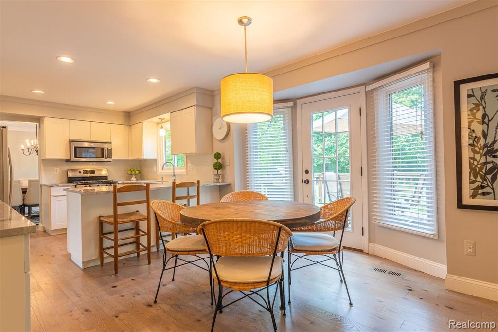 351 Silvervale Drive Rochester Hills, MI 48309 - Photo 17 of 49