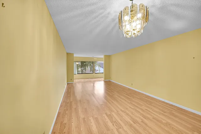 $1,500 | 3154 Via Poinciana, Unit 306, Lake Worth, FL 33467