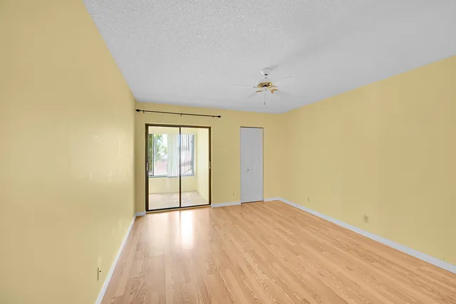 $1,500 | 3154 Via Poinciana, Unit 306, Lake Worth, FL 33467