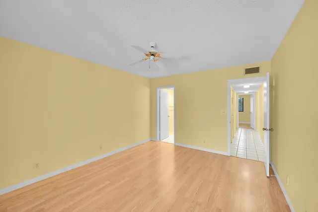 $1,500 | 3154 Via Poinciana, Unit 306, Lake Worth, FL 33467