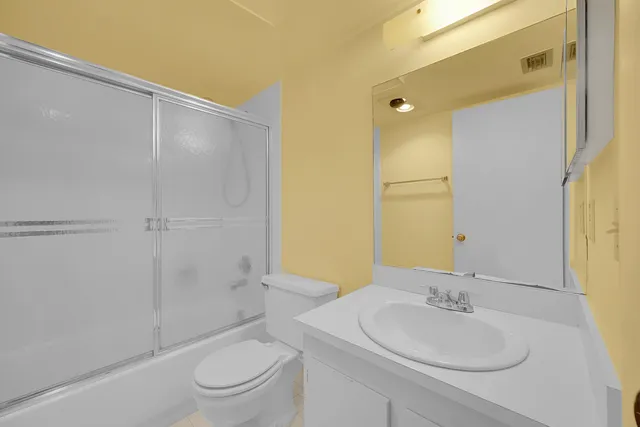 $1,500 | 3154 Via Poinciana, Unit 306, Lake Worth, FL 33467