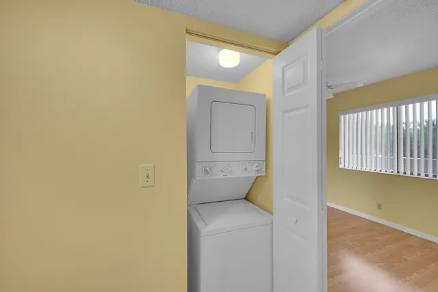 $1,500 | 3154 Via Poinciana, Unit 306, Lake Worth, FL 33467