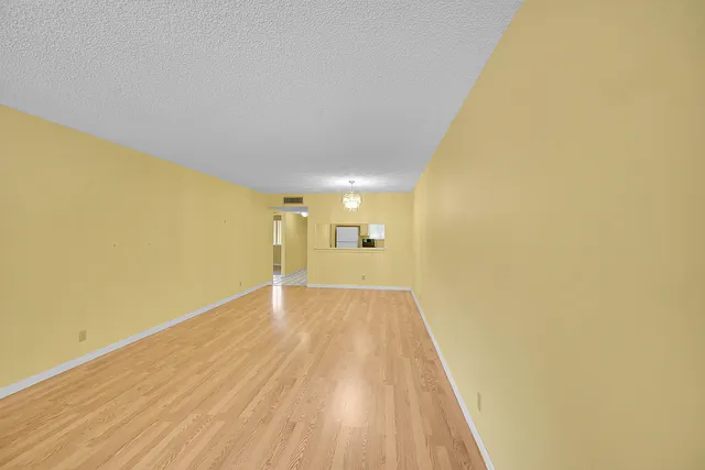 $1,500 | 3154 Via Poinciana, Unit 306, Lake Worth, FL 33467