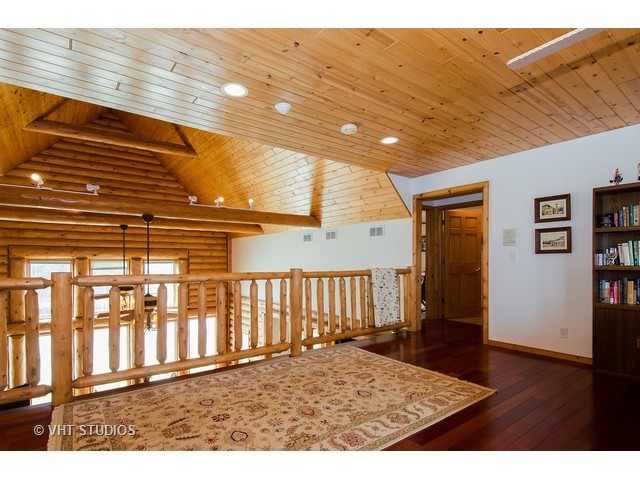 11411 Armory Road Hebron, IL 60034 - Photo 10 of 22 a view of a porch