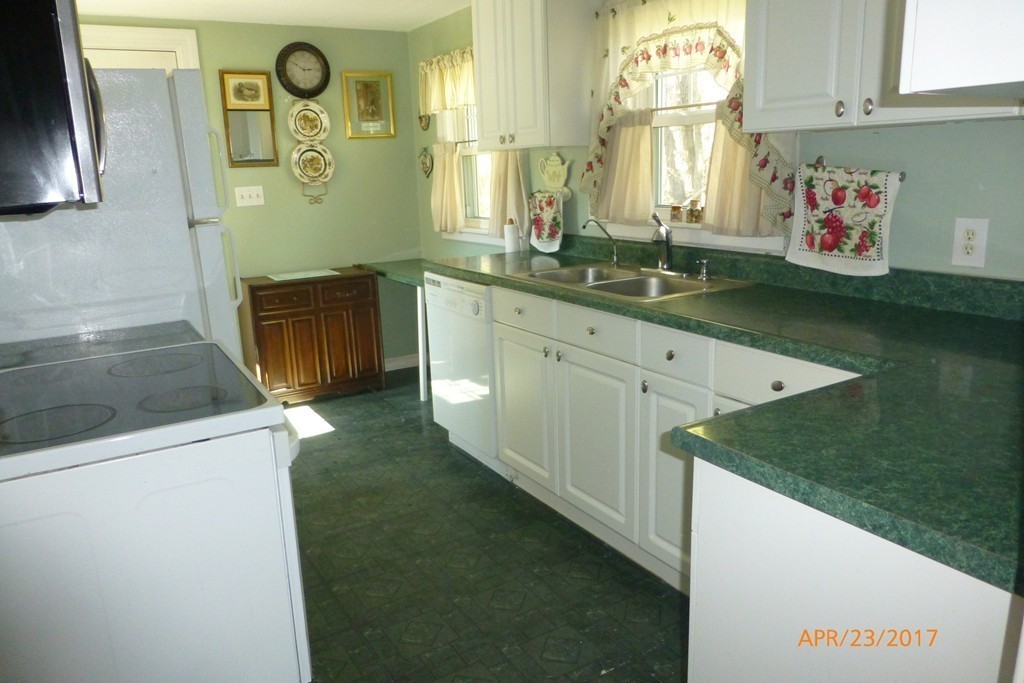 16 Stark Road Worcester, MA 01602 - Photo 5 of 25 Gallery Image 5
