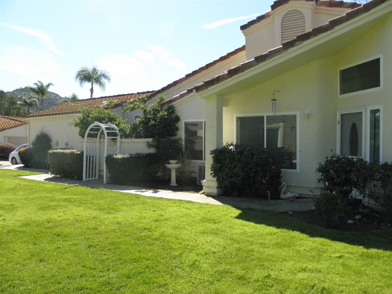 8965 Circle R View Lane Escondido, CA 92026 - Photo 4 of 25