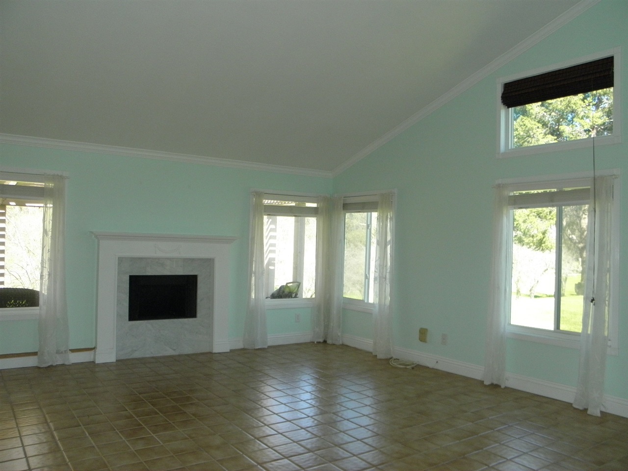 8965 Circle R View Lane Escondido, CA 92026 - Photo 9 of 25