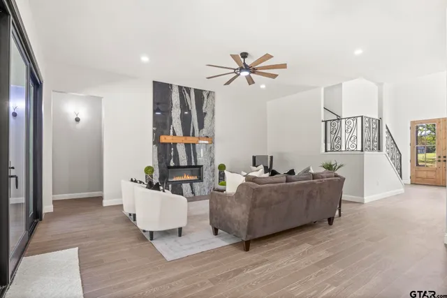 $759,000 | 1013 County Road 4420, Mount Pleasant, TX 75455