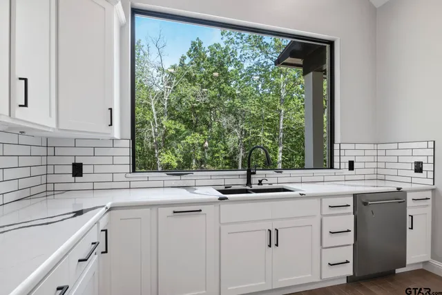 $759,000 | 1013 County Road 4420, Mount Pleasant, TX 75455