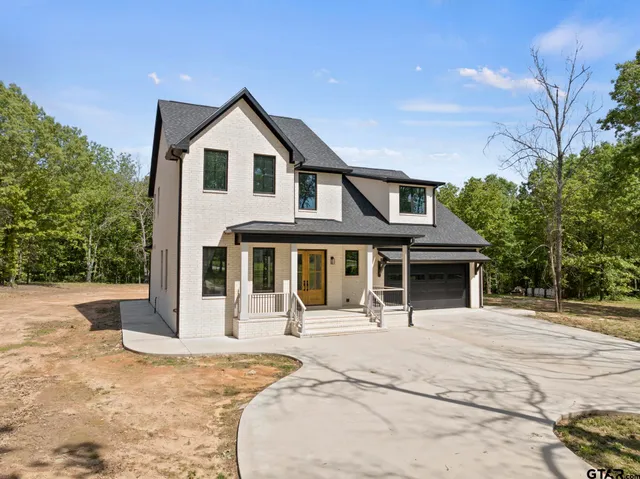 $759,000 | 1013 County Road 4420, Mount Pleasant, TX 75455