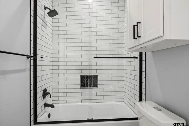 $759,000 | 1013 County Road 4420, Mount Pleasant, TX 75455