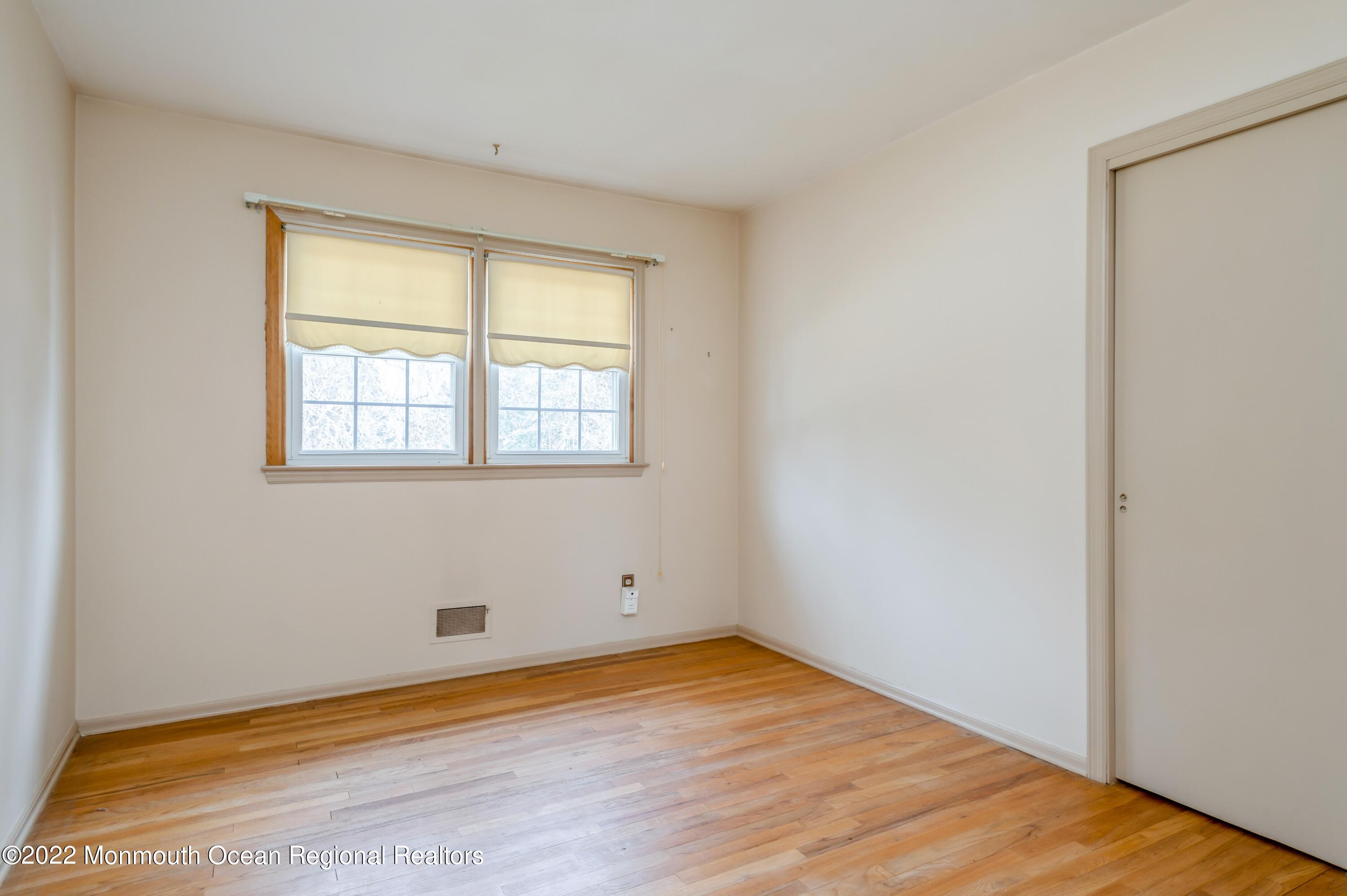 943 Middletown-Lincroft Road, Unit R Middletown, NJ 07748 - Photo 22 of 25 22_943MiddletownLincroftRd_153001_2ndBed