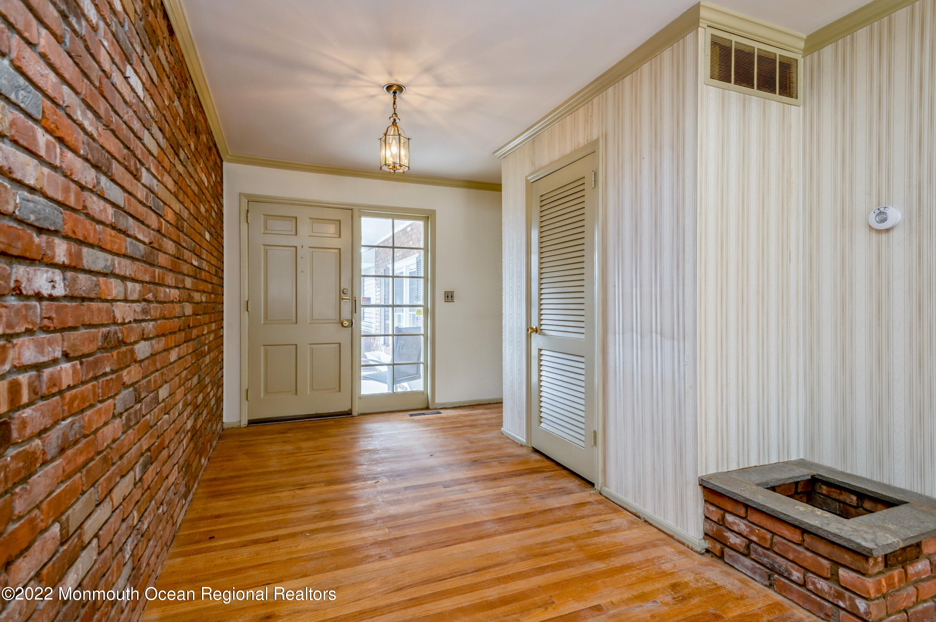 943 Middletown-Lincroft Road, Unit R Middletown, NJ 07748 - Photo 3 of 25 03_943MiddletownLincroftRd_32_Foyer_HiRe