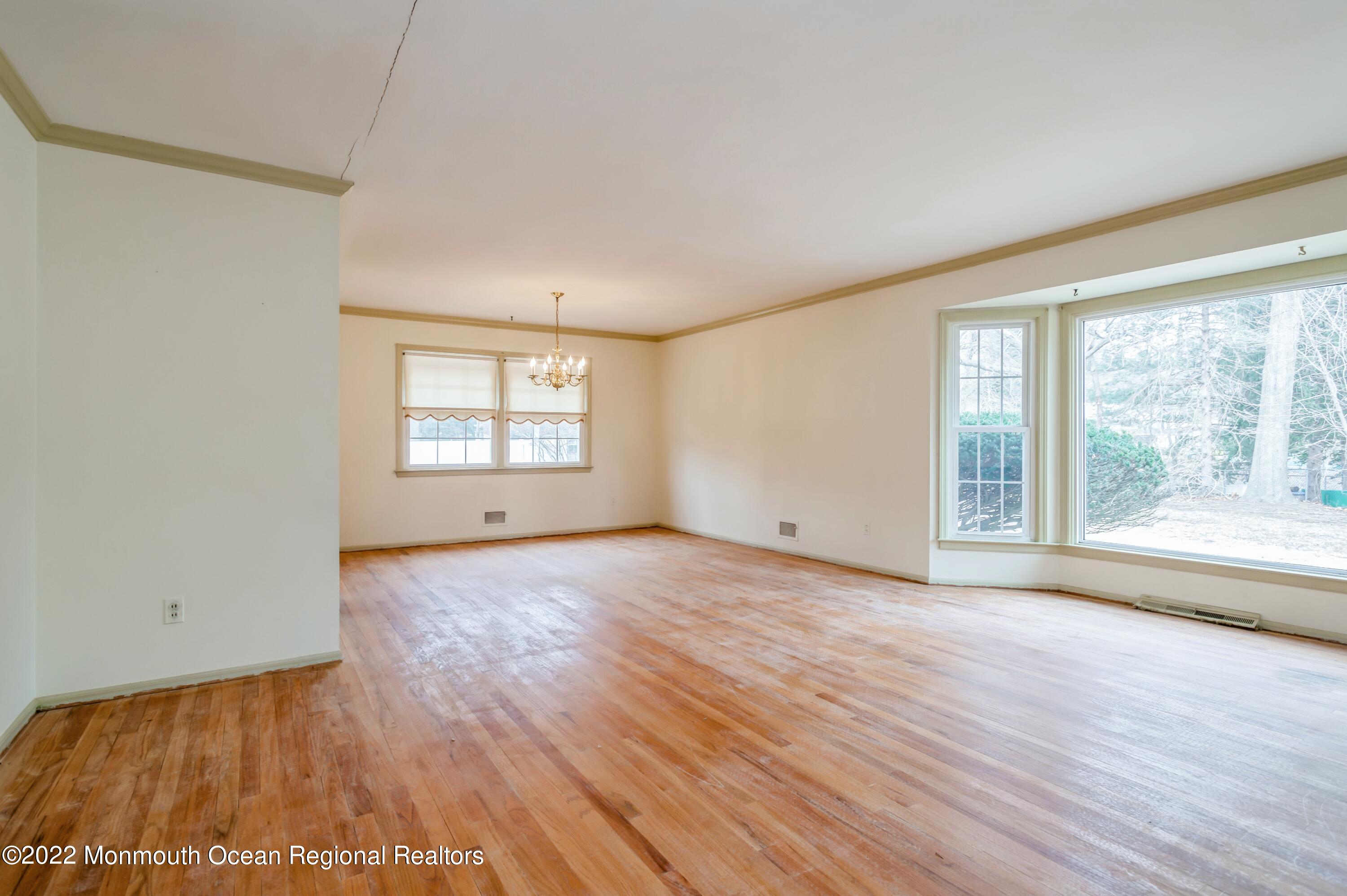 943 Middletown-Lincroft Road, Unit R Middletown, NJ 07748 - Photo 4 of 25 04_943MiddletownLincroftRd_1_LivingRoom_
